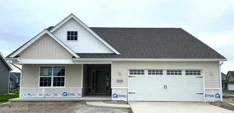 Photo of 25278 E Sunset Maple Drive, Perrysburg, OH 43551 (MLS # 10000150)
