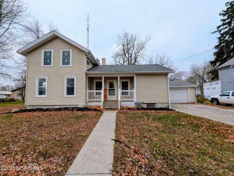 Photo of 206 S Elm Street, Pioneer, OH 43554 (MLS # 10001644)