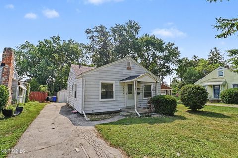 Tiny photo for 5848 Pickard Drive, Toledo, OH 43613 (MLS # 10010891)