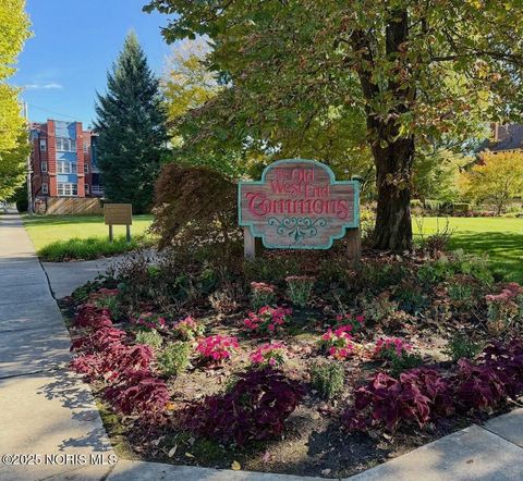 Tiny photo for 2036 Robinwood Avenue, Toledo, OH 43620 (MLS # 10000387)