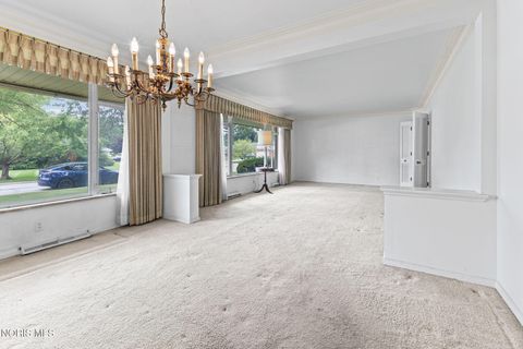 Tiny photo for 3739 S Beverly Hills Drive, Toledo, OH 43614 (MLS # 10010744)