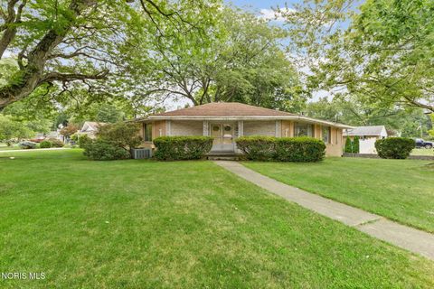 Photo of 3739 S Beverly Hills Drive, Toledo, OH 43614 (MLS # 10010744)