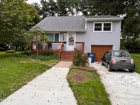Photo of 129 Melody Lane, Toledo, OH 43615 (MLS # 10014115)