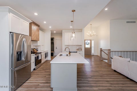 Tiny photo for 9024 Driftwood Court, Sylvania, OH 43560 (MLS # 10013031)