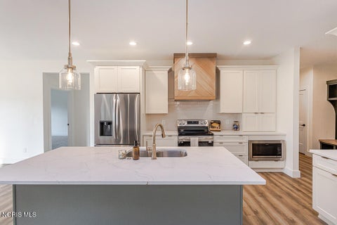 Tiny photo for 9024 Driftwood Court, Sylvania, OH 43560 (MLS # 10013031)