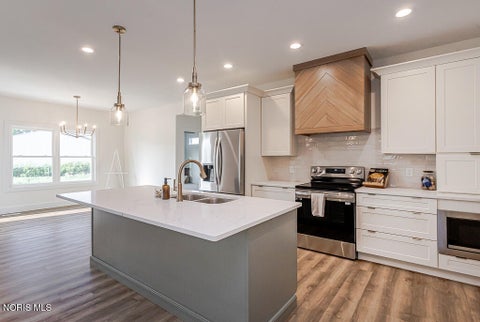 Tiny photo for 9024 Driftwood Court, Sylvania, OH 43560 (MLS # 10013031)