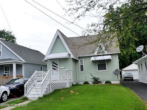 Photo of 1714 Stahlwood Avenue, Toledo, OH 43613 (MLS # 10003020)