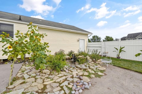 Tiny photo for 434 Nevada Lane, Findlay, OH 45840 (MLS # 10012898)