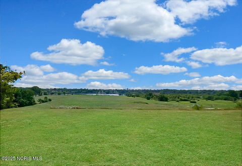 Tiny photo for 329 River Bend Lane, Maumee, OH 43537 (MLS # 10002048)