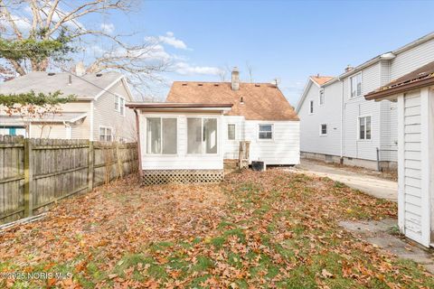 Tiny photo for 2645 Westbrook Drive, Toledo, OH 43613 (MLS # 10001852)