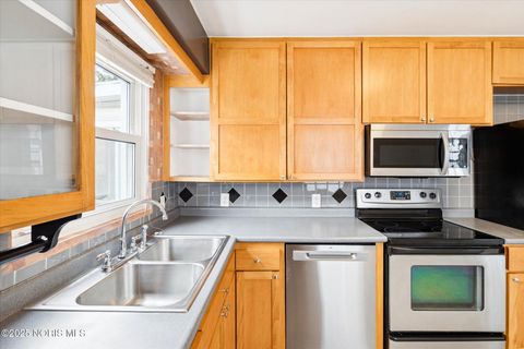 Tiny photo for 2645 Westbrook Drive, Toledo, OH 43613 (MLS # 10001852)