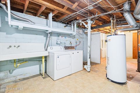 Tiny photo for 2645 Westbrook Drive, Toledo, OH 43613 (MLS # 10001852)