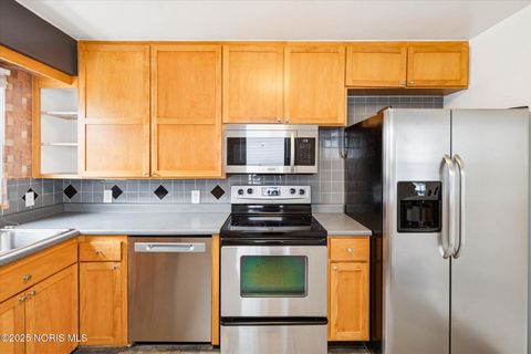 Tiny photo for 2645 Westbrook Drive, Toledo, OH 43613 (MLS # 10001852)