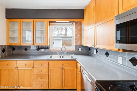 Tiny photo for 2645 Westbrook Drive, Toledo, OH 43613 (MLS # 10001852)