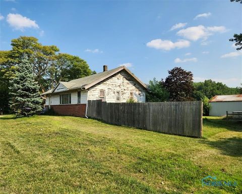 Homes For Sale - 8535 Airport Highway<br/> Lucas County, Holland, OH 43528