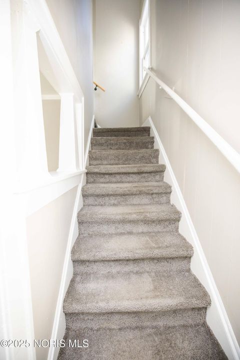 Tiny photo for 406 Utah Street, Toledo, OH 43605 (MLS # 10002042)