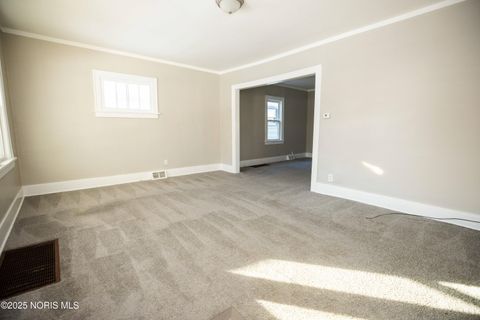 Tiny photo for 406 Utah Street, Toledo, OH 43605 (MLS # 10002042)