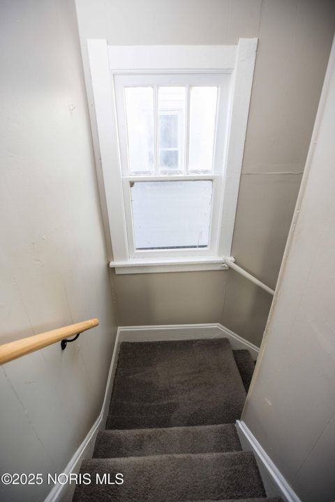 Tiny photo for 406 Utah Street, Toledo, OH 43605 (MLS # 10002042)