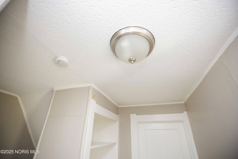 Tiny photo for 406 Utah Street, Toledo, OH 43605 (MLS # 10002042)