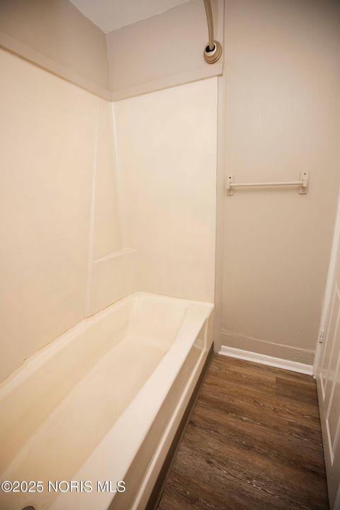 Tiny photo for 406 Utah Street, Toledo, OH 43605 (MLS # 10002042)