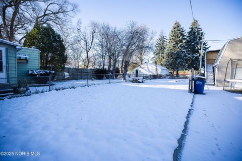 Tiny photo for 406 Utah Street, Toledo, OH 43605 (MLS # 10002042)