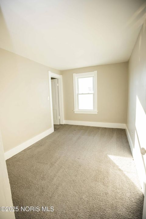 Tiny photo for 406 Utah Street, Toledo, OH 43605 (MLS # 10002042)