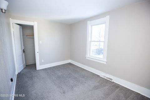 Tiny photo for 406 Utah Street, Toledo, OH 43605 (MLS # 10002042)