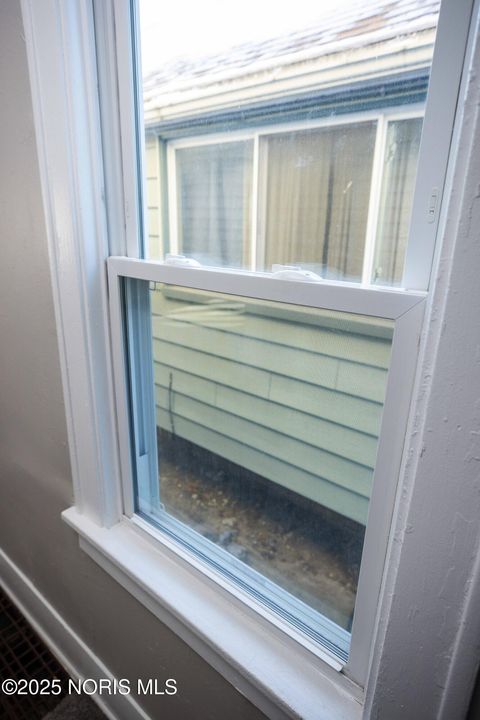 Tiny photo for 406 Utah Street, Toledo, OH 43605 (MLS # 10002042)