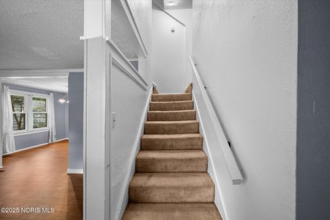 Tiny photo for 2640 Westbrook Drive, Toledo, OH 43613 (MLS # 10000606)