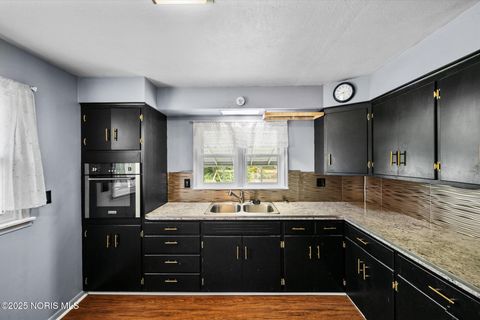 Tiny photo for 2640 Westbrook Drive, Toledo, OH 43613 (MLS # 10000606)