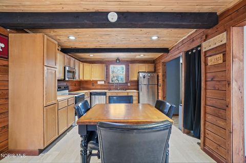 Tiny photo for 304 W Garfield Avenue, Swanton, OH 43558 (MLS # 10004591)