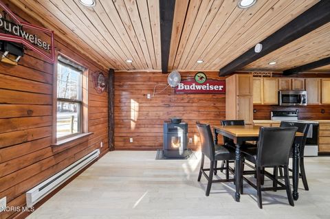 Tiny photo for 304 W Garfield Avenue, Swanton, OH 43558 (MLS # 10004591)