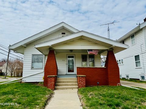 Photo of 752 Hampton Avenue, Toledo, OH 43609 (MLS # 10005729)