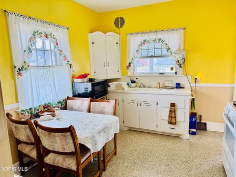 Tiny photo for 752 Hampton Avenue, Toledo, OH 43609 (MLS # 10005729)