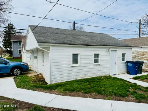 Tiny photo for 752 Hampton Avenue, Toledo, OH 43609 (MLS # 10005729)