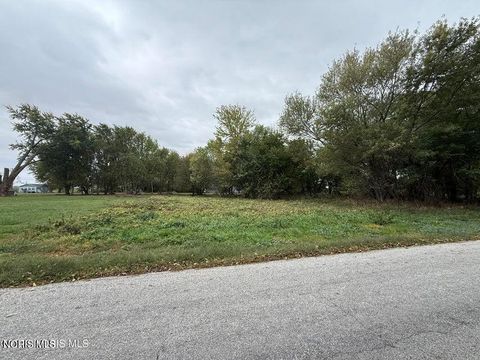 Photo of 12504 La Fontaine Drive, Curtice, OH 43412 (MLS # 10007888)