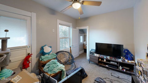 Tiny photo for 823 Toronto Avenue, Toledo, OH 43609 (MLS # 10014084)