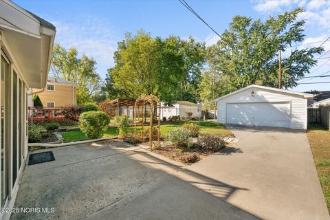 Tiny photo for 3215 Goddard Road, Toledo, OH 43606 (MLS # 10000141)