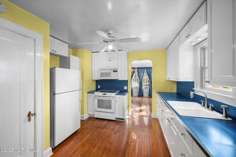Tiny photo for 3215 Goddard Road, Toledo, OH 43606 (MLS # 10000141)