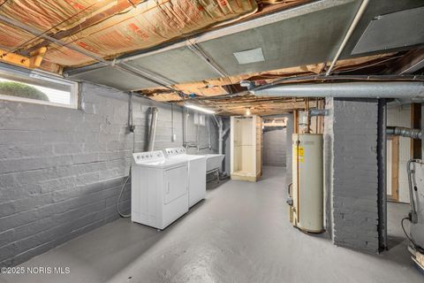 Tiny photo for 3215 Goddard Road, Toledo, OH 43606 (MLS # 10000141)