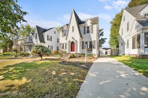Tiny photo for 3215 Goddard Road, Toledo, OH 43606 (MLS # 10000141)
