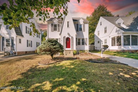 Photo of 3215 Goddard Road, Toledo, OH 43606 (MLS # 10000141)