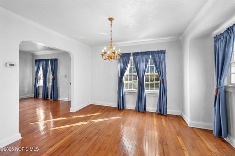 Tiny photo for 3215 Goddard Road, Toledo, OH 43606 (MLS # 10000141)