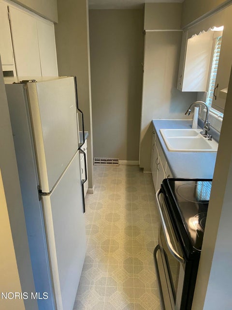 Tiny photo for 3217 Glanzman Road #Unit 16, Toledo, OH 43614 (MLS # 10010835)