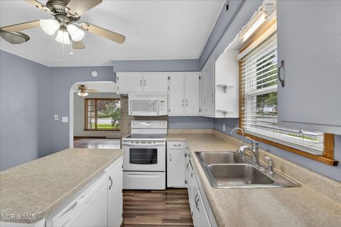 Tiny photo for 2019 N Main Street, Findlay, OH 45840 (MLS # 10008187)