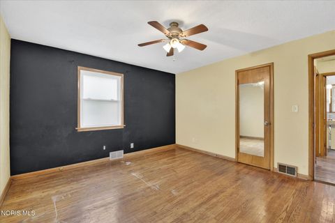 Tiny photo for 2019 N Main Street, Findlay, OH 45840 (MLS # 10008187)