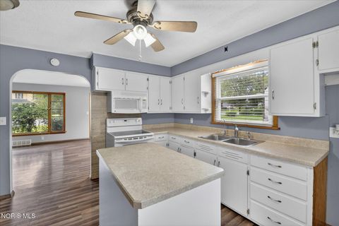 Tiny photo for 2019 N Main Street, Findlay, OH 45840 (MLS # 10008187)