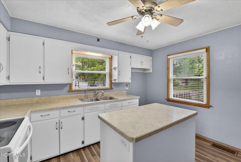 Tiny photo for 2019 N Main Street, Findlay, OH 45840 (MLS # 10008187)