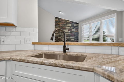 Tiny photo for 6945 Southpine Court, Maumee, OH 43537 (MLS # 10013338)
