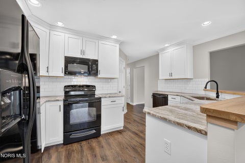 Tiny photo for 6945 Southpine Court, Maumee, OH 43537 (MLS # 10013338)